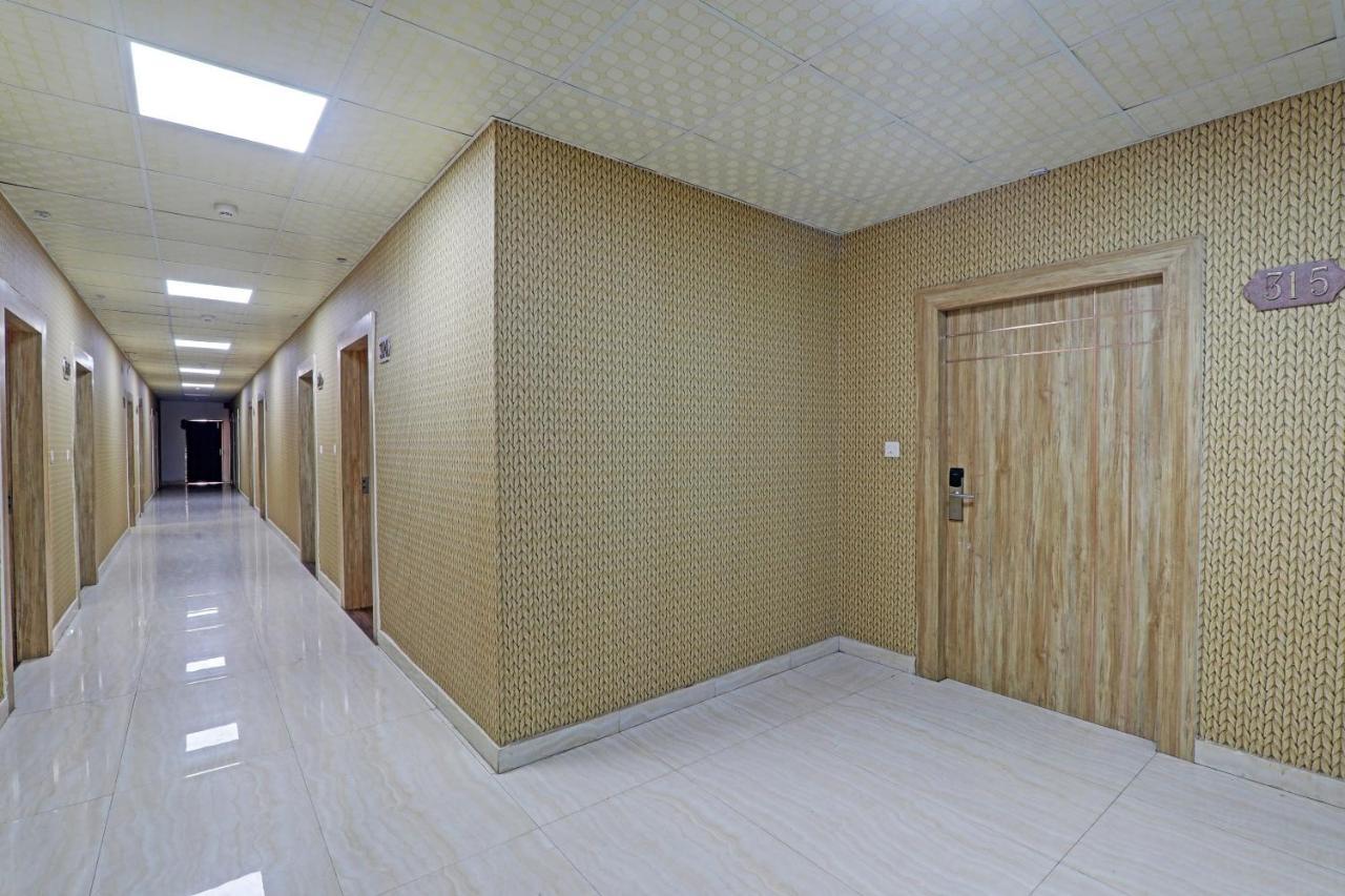 Hotel Townhouse Oak Paras Inn