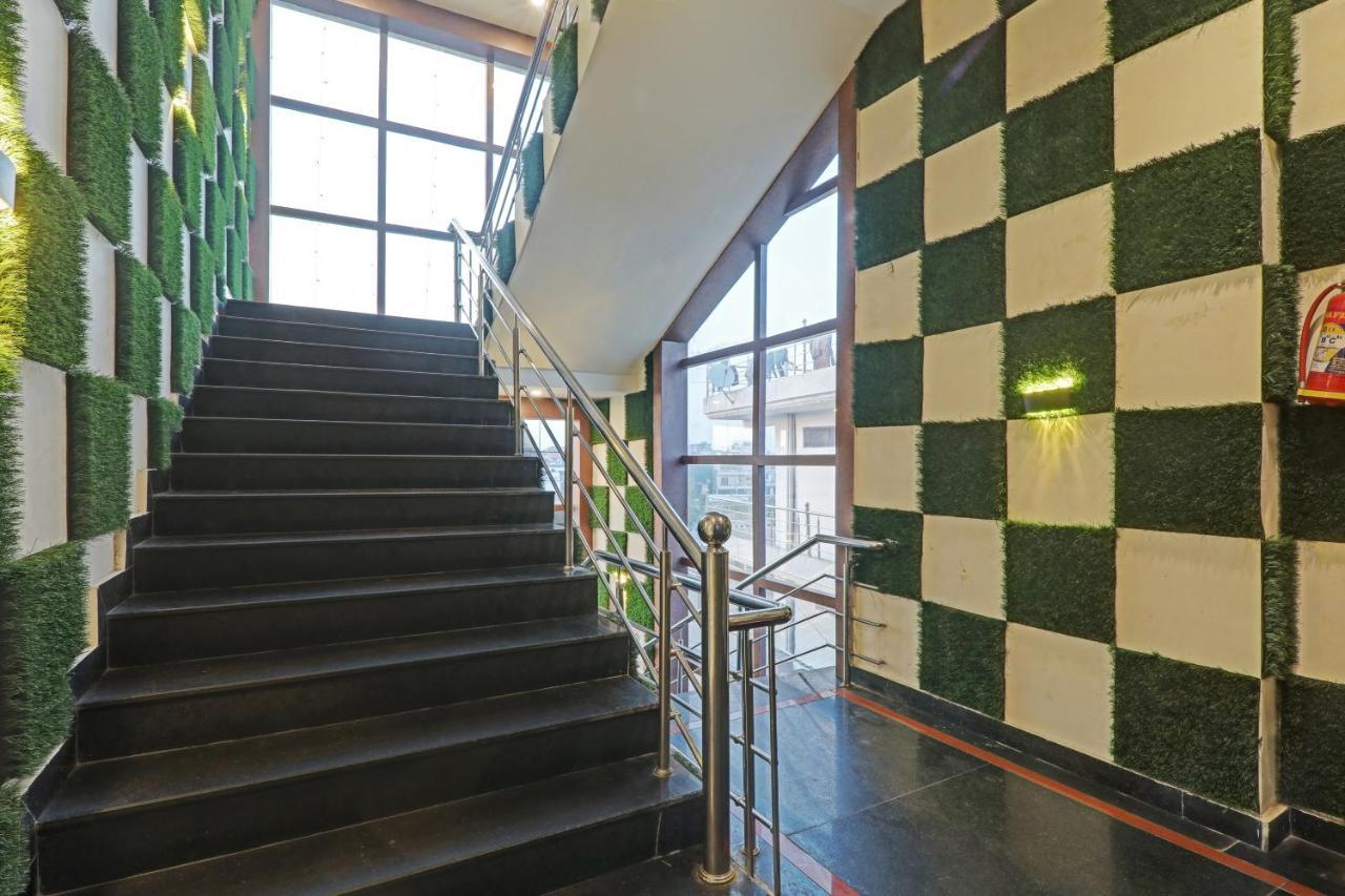 Hotel Townhouse Oak Paras Inn 4*