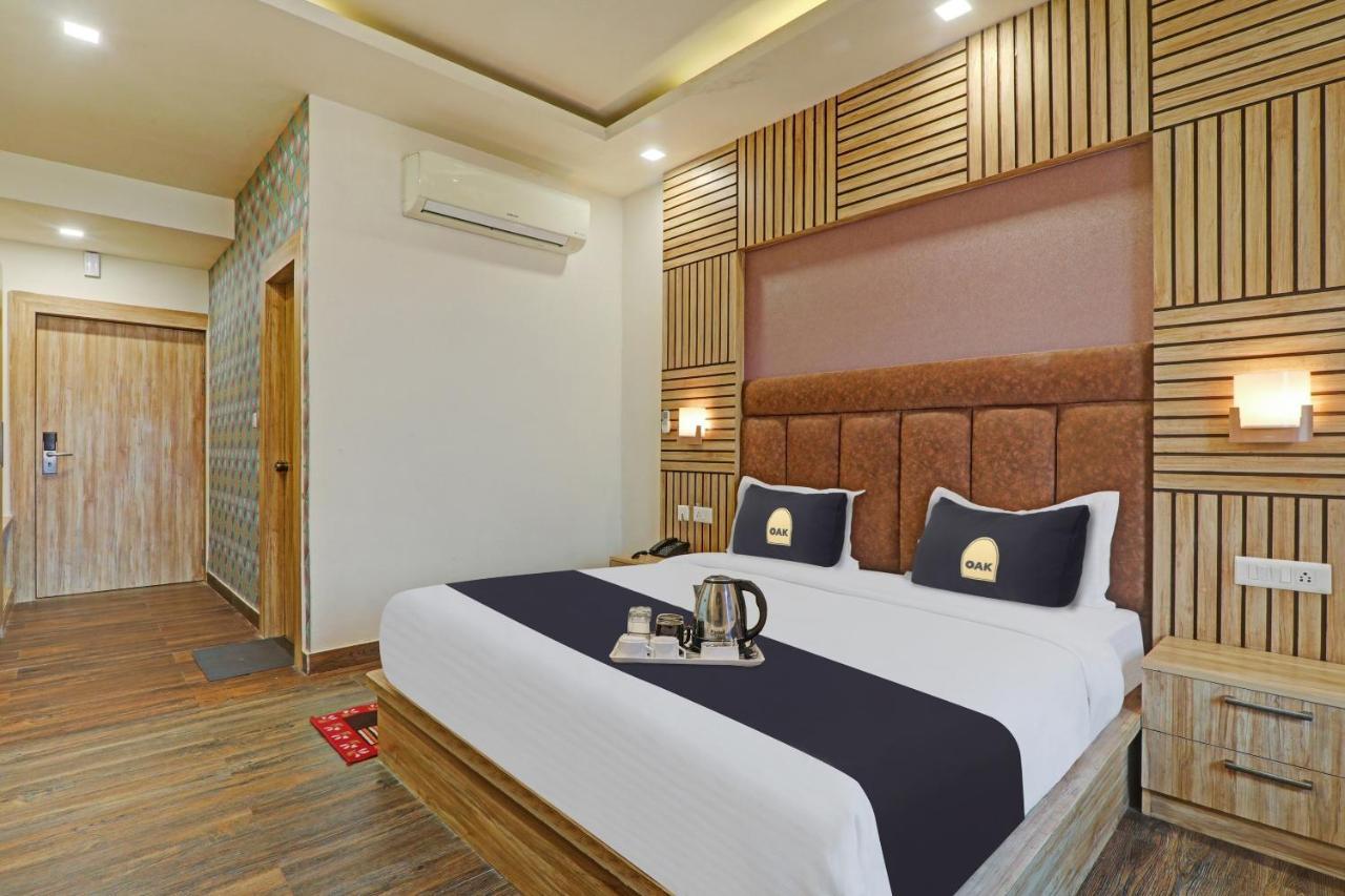 Hotel Townhouse Oak Paras Inn 4*