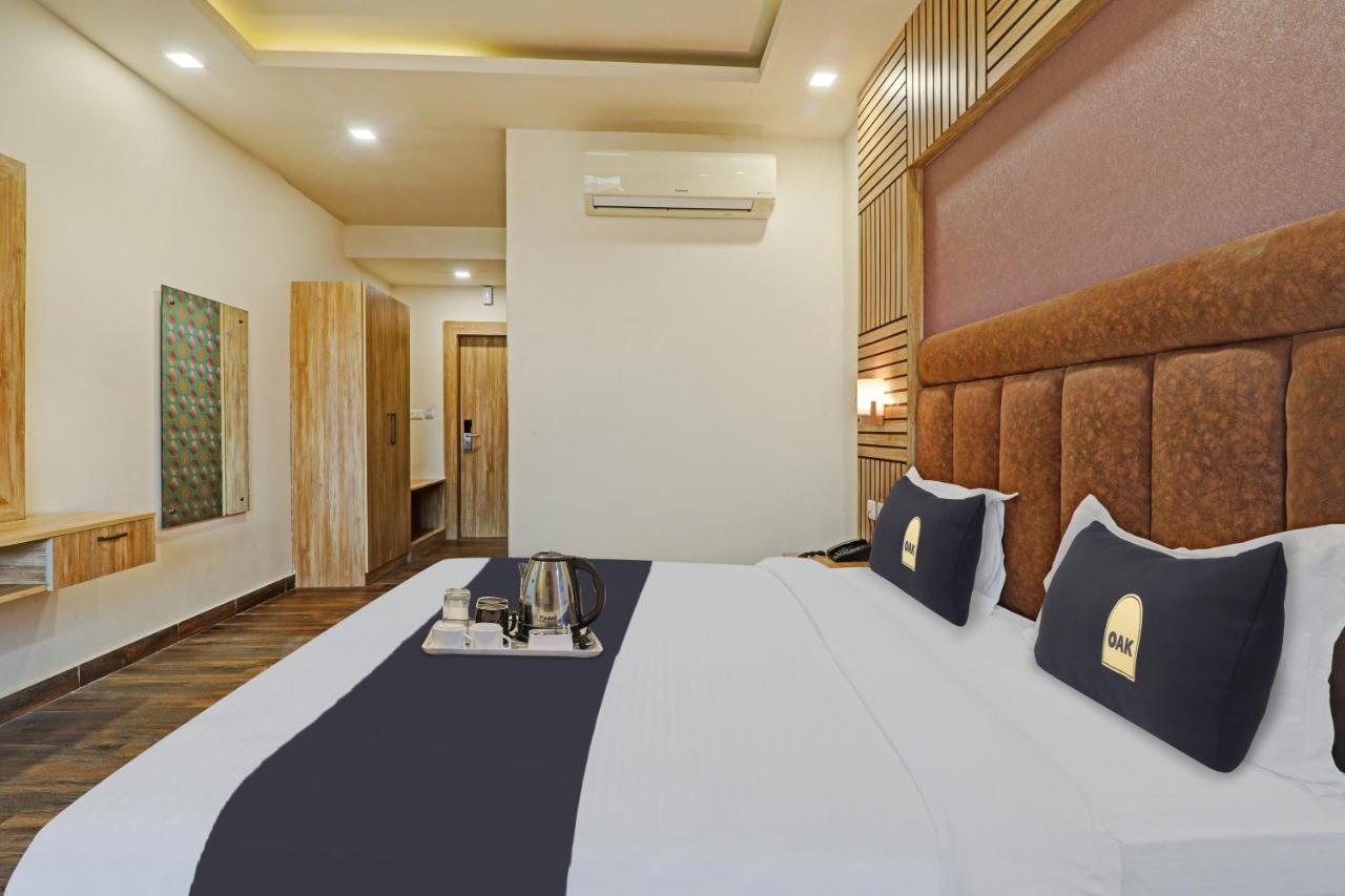 Hotel Townhouse Oak Paras Inn 4*