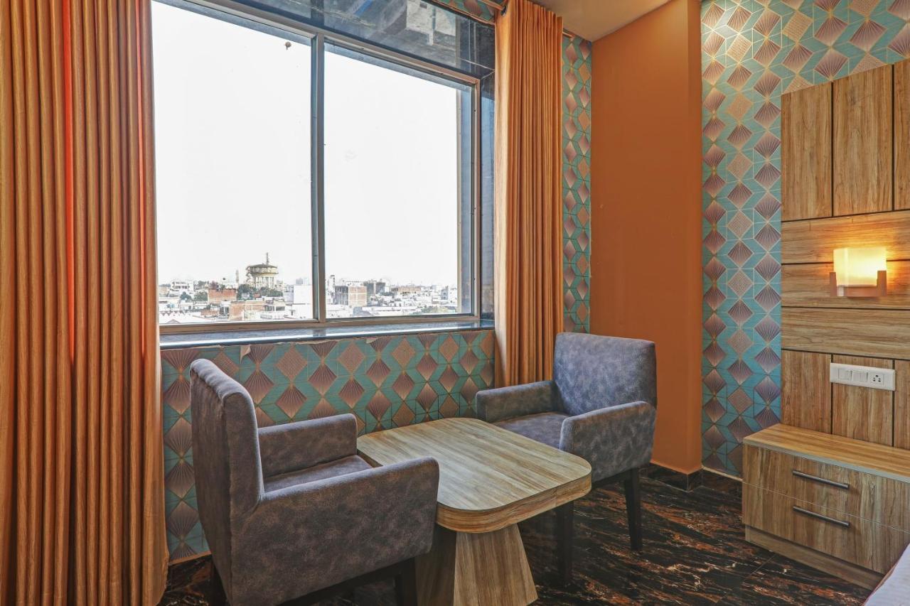 Townhouse Oak Paras Inn Hotel 4*