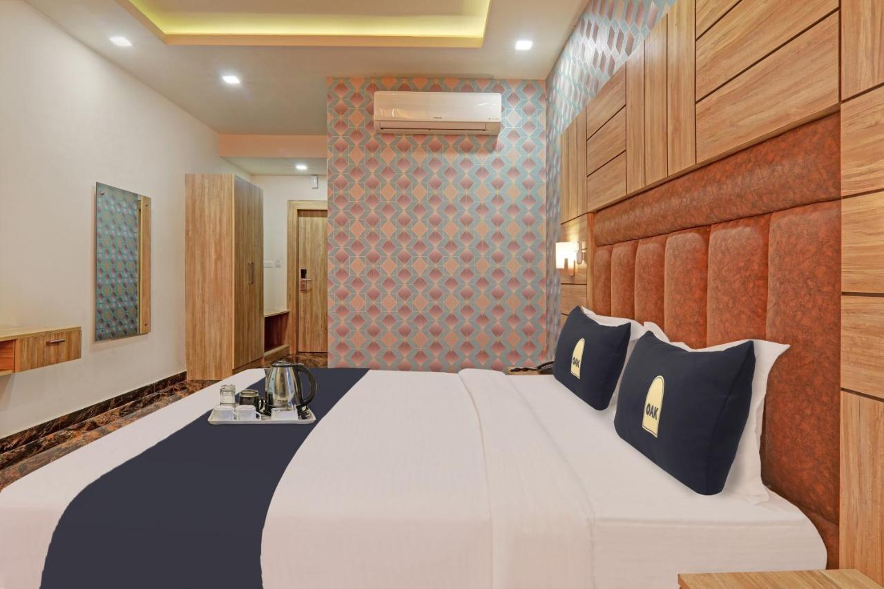 Hotel Townhouse Oak Paras Inn 4*